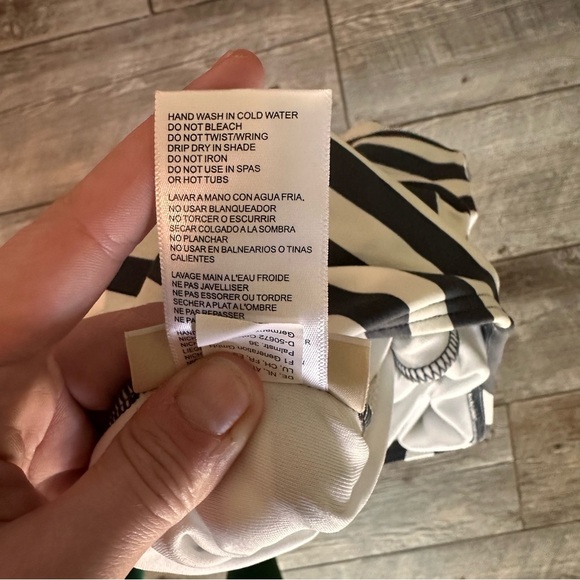 Michael Kors One Shoulder Striped Swimsuit Size 6 - Picture 5 of 7